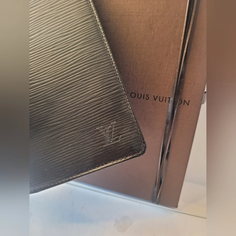 Louis Vuitton LV Epi Leather Black Unisex Long Wallet